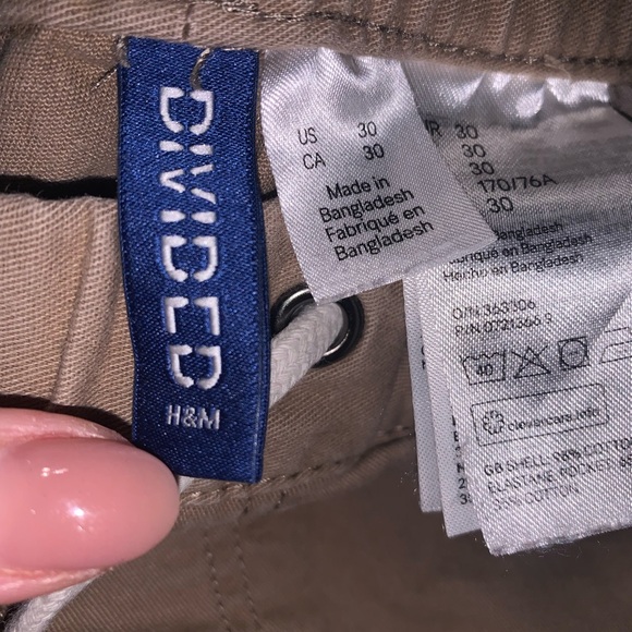 Divided by H & M. Men’s 30 $10 - Picture 3 of 3